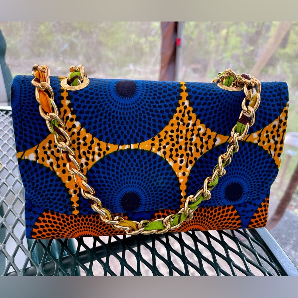 NWOT Ankara Circle Chain shoulder bag clutch